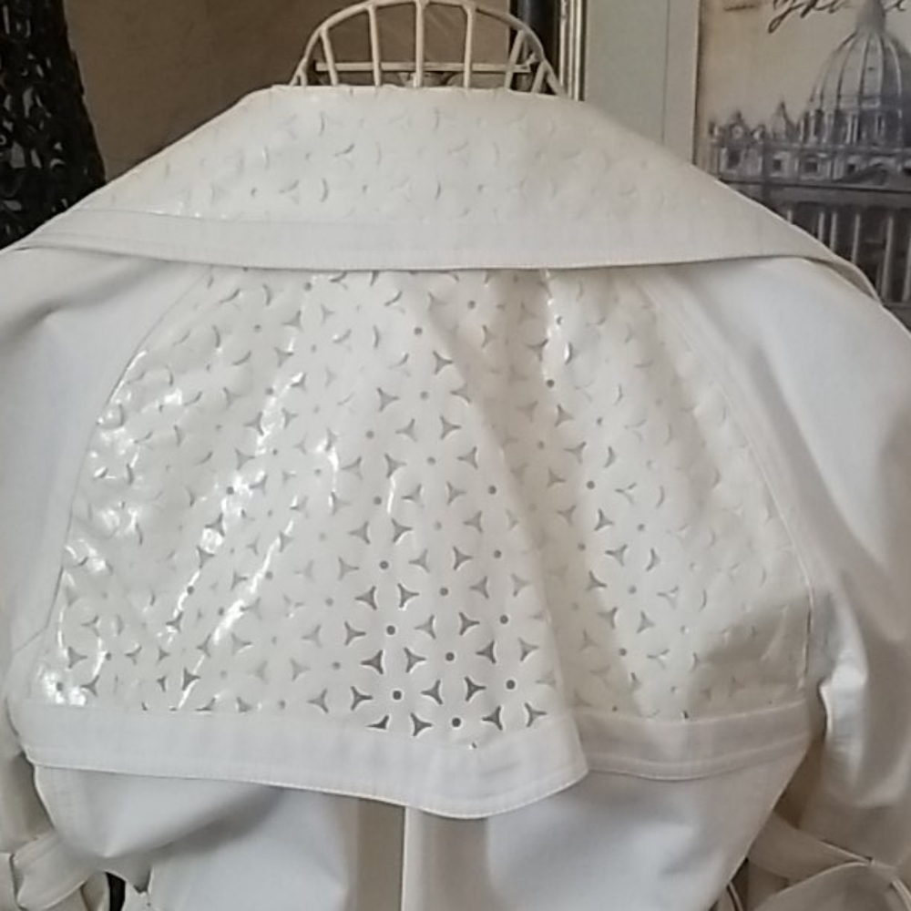 Off White Double Breasted Spring Jacket - image 4